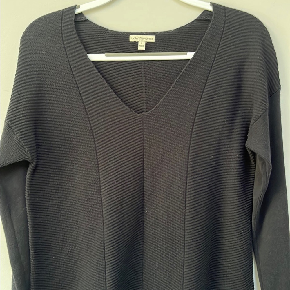V-Neck Calvin Klein Sweater Large